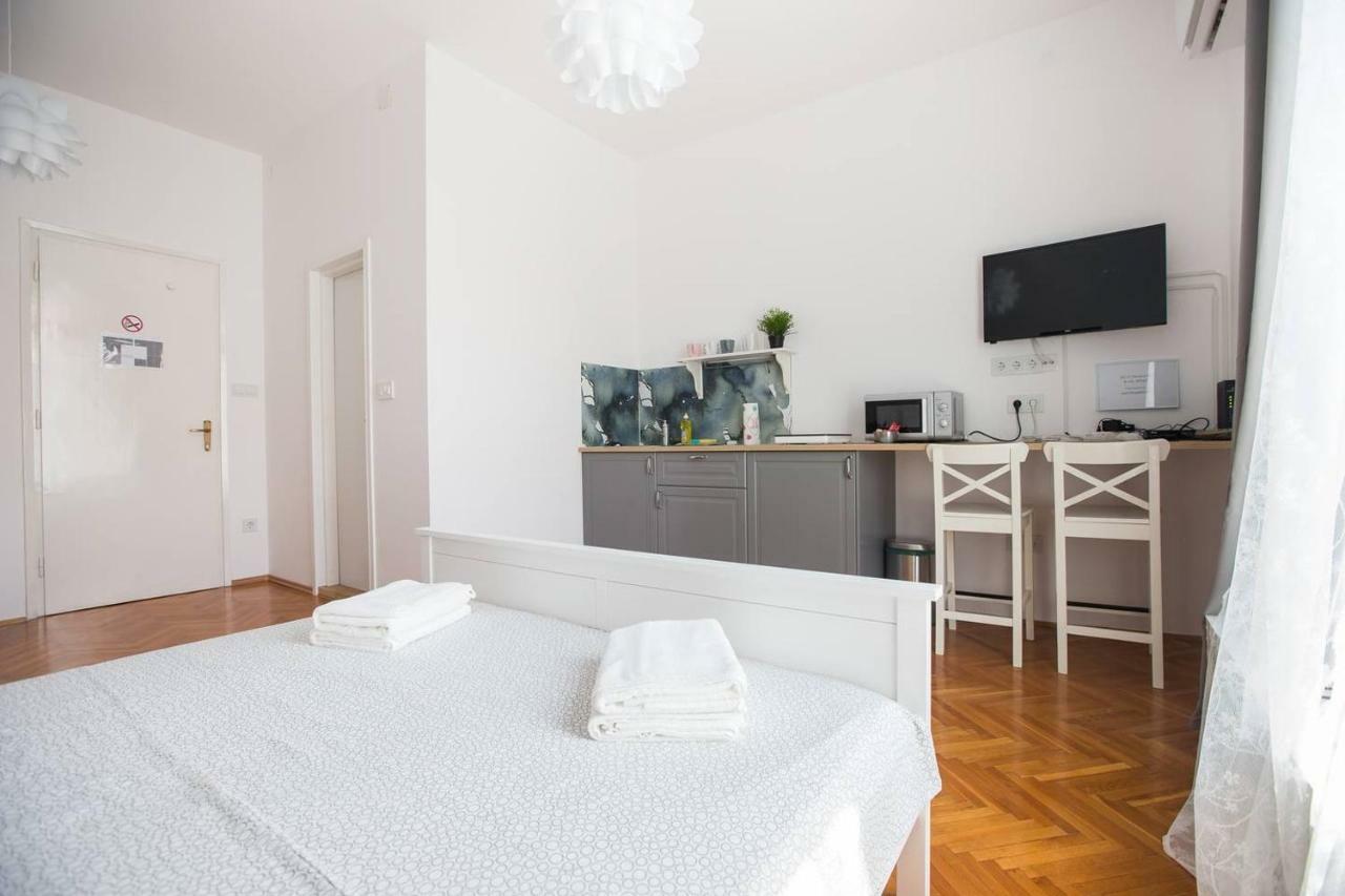 Oberiter Apartments - Center Of Zagreb, Fast Wifi, Ac, Kitchen, Parking 외부 사진